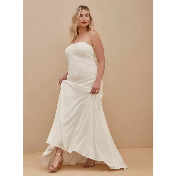 NEW Torrid Ivory White Strapless Satin Flare Wedding Dress Gown SZ 14 - Picture 7 of 16